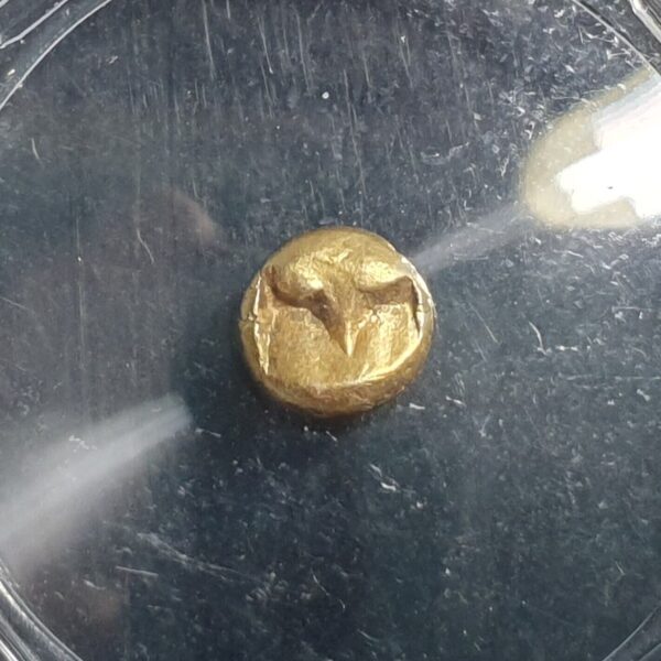 Shailendra Dynasty Indonesia 1/4 Gold Massa Kupang 0.45 gr ca 10th-12th C. AU - Image 2