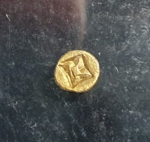 Sriwijaya Srivijaya Kingdom Indonesia 1/16 Gold Massa 0.11 gr ca 7th-13th C. UNC - Image 2